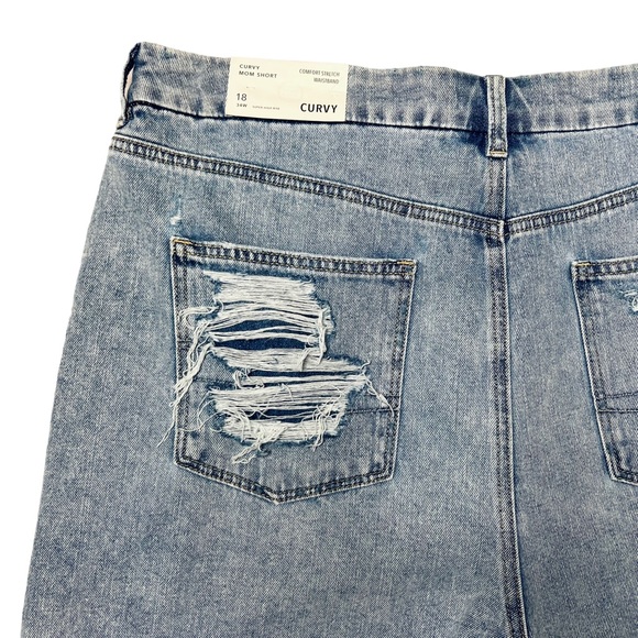 American Eagle Women's Distressed Curvy Mom Short Light Wash Size 18 NWT‎ - Picture 7 of 13